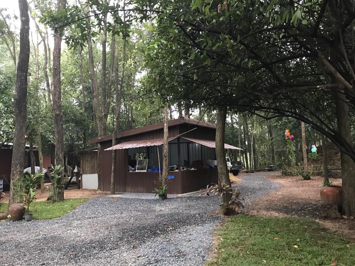 Koh Madan Camp 호텔 나콘나욕 외부 사진