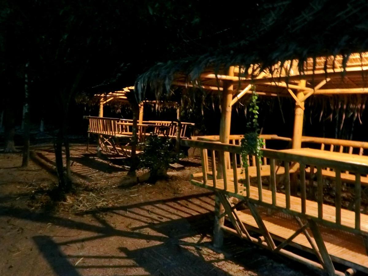 Koh Madan Camp 호텔 나콘나욕 외부 사진
